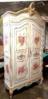 armoire peinte sur commande,pivoines et roses